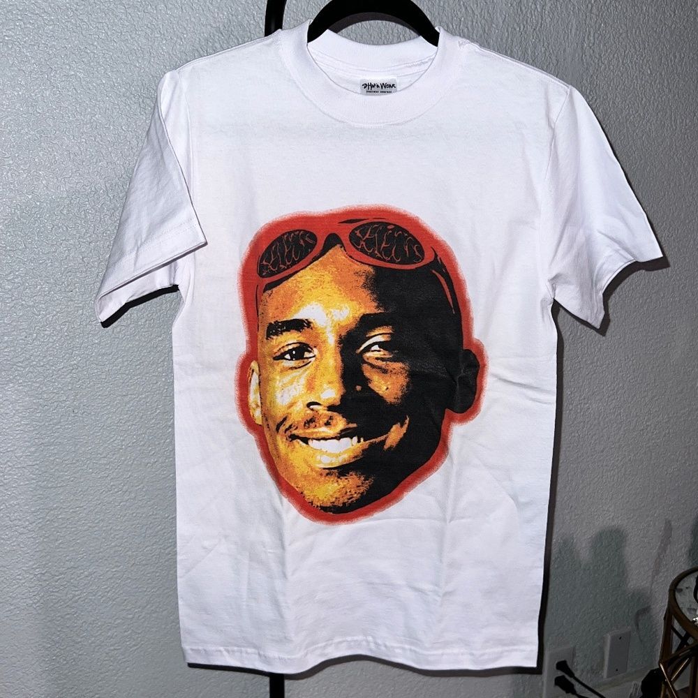 NWOT Shaka Wear Kobe Bryant Streetwear Essential Tee size S